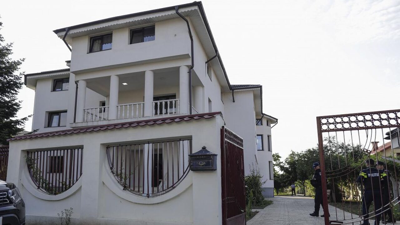 Photo of the front of an institution in Ilfov county, Romania